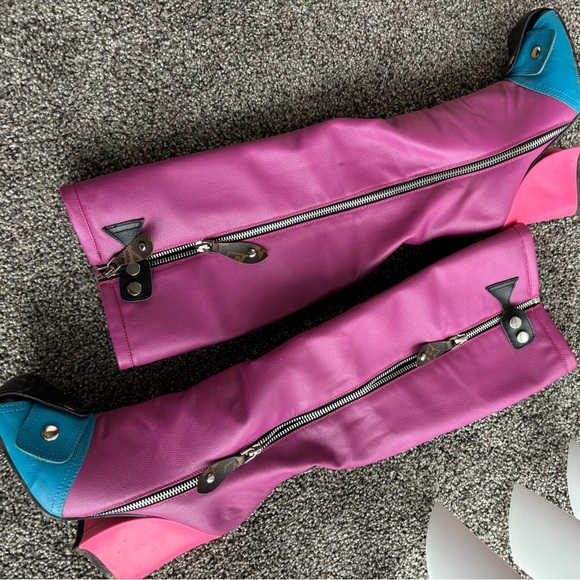 Designer Boots - Picture 8 of 9